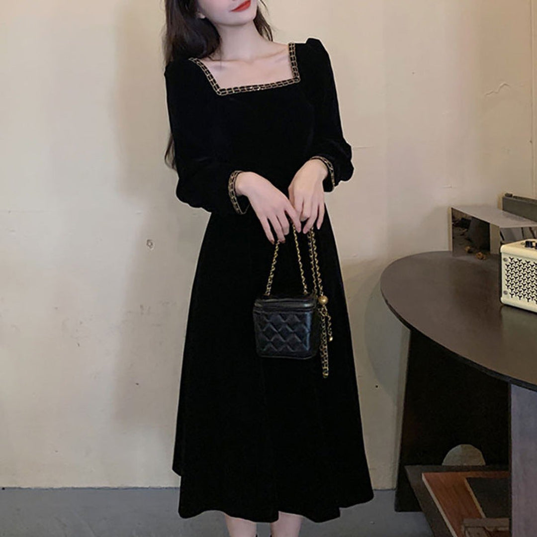 Women's Black Velvet Party Dress Square Neck Puff Sleeve Midi
