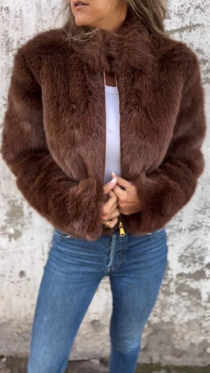 Women's Luxe Zip-Up Short Faux Fur Coat