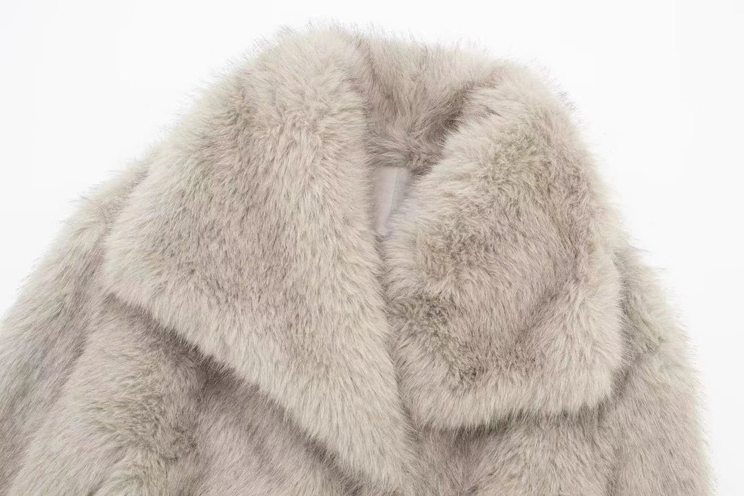 Women's Luxurious Oversized Faux Fur Coat