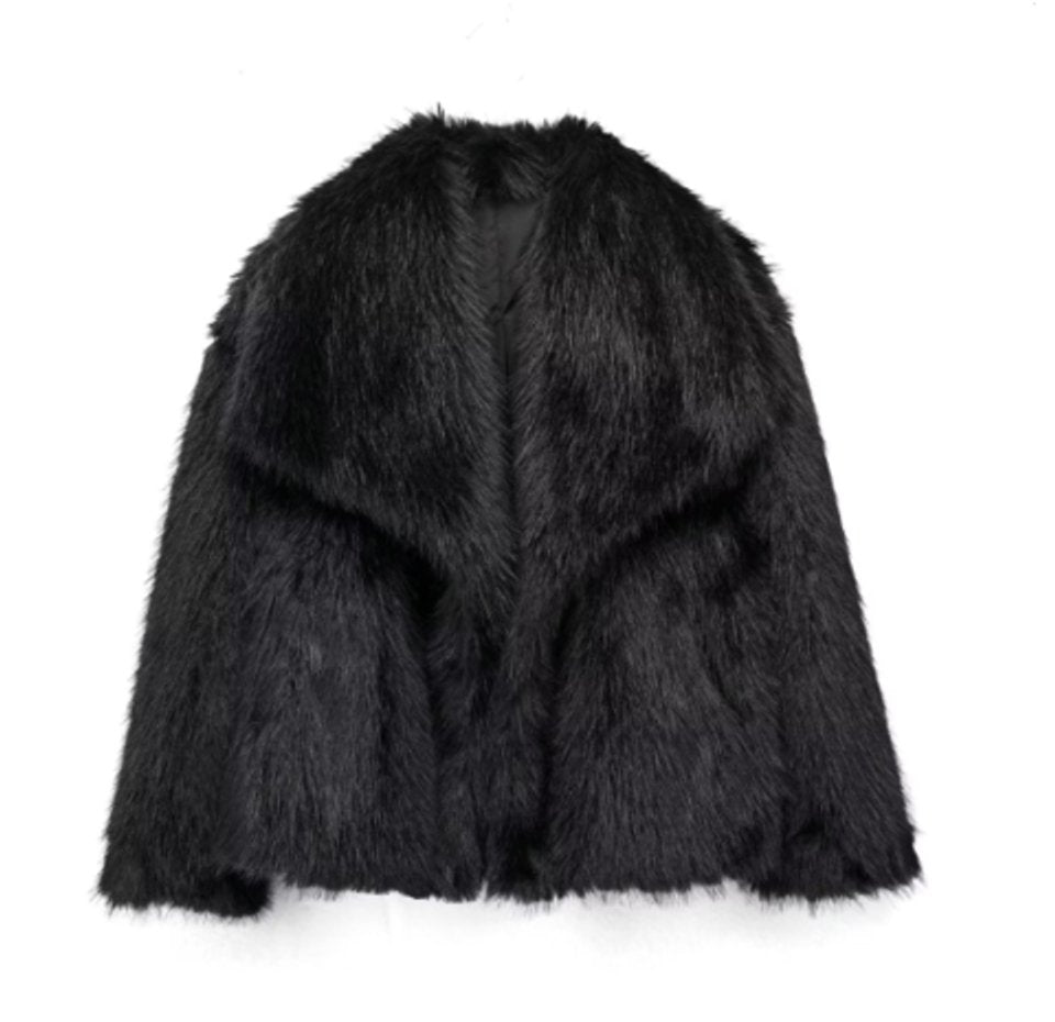 Women's Luxurious Short Black Faux Fur Coat