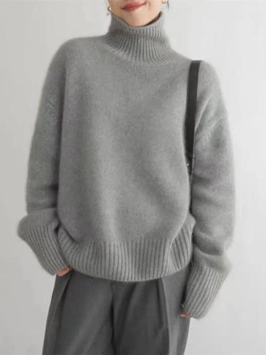 Women's Oversized Cashmere-Knit Turtleneck Jumper