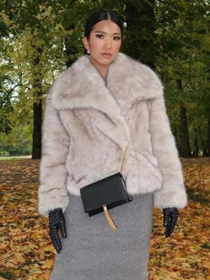 Women's Oversized Fluffy Faux Fur Coat Shawl Collar