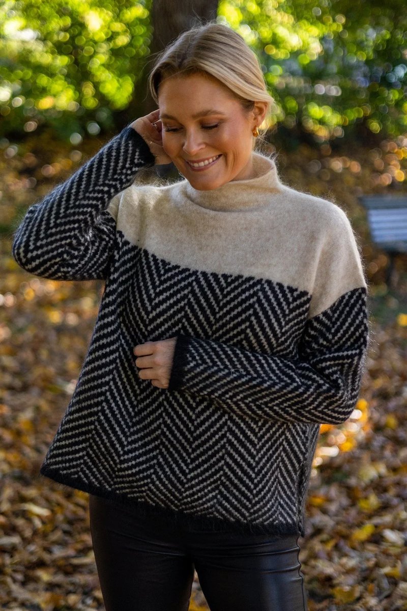 Women's Oversized Herringbone Turtleneck Jumper Colour Block Knit