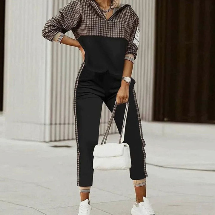 Women's Relaxed Fit Quarter-Zip Printed Jogger Tracksuit Set - Black