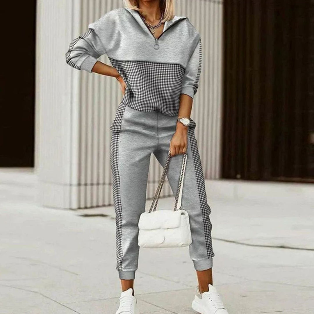 Women's Relaxed Fit Quarter-Zip Printed Jogger Tracksuit Set - Grey