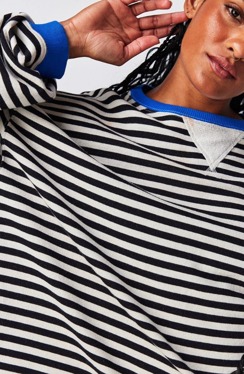 Women's Striped Relaxed-Fit Crew-Neck Jumper