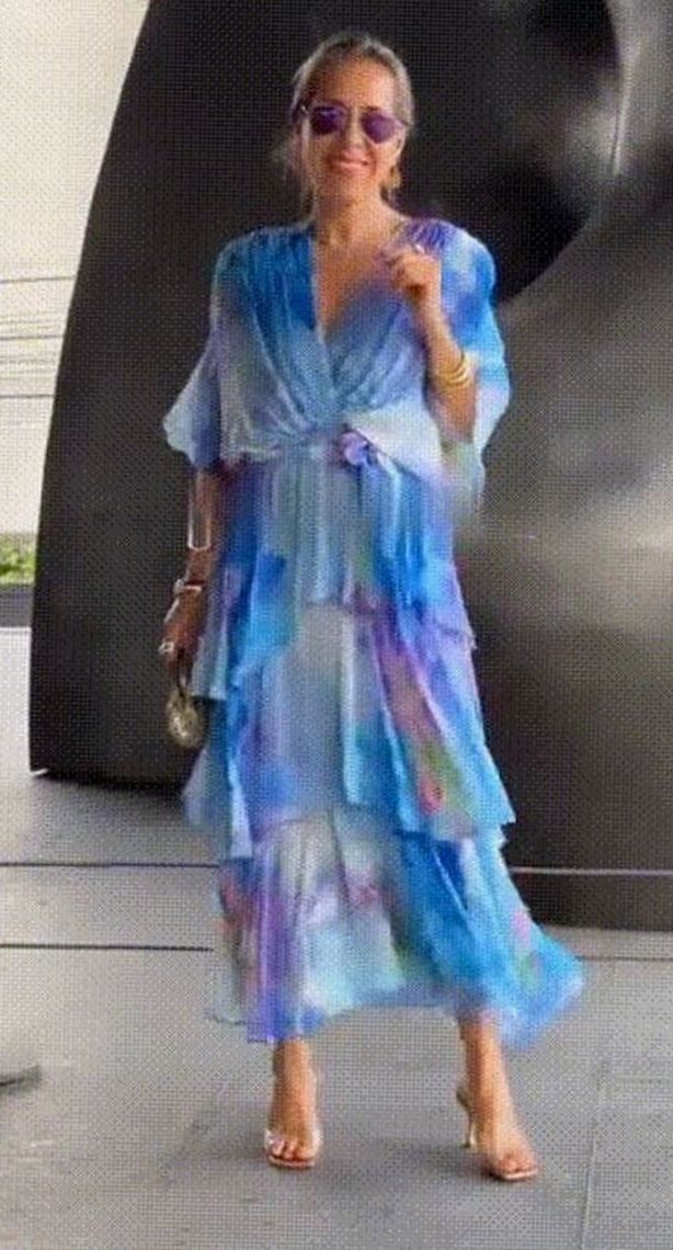 Women's Tiered Chiffon V-Neck Long-Sleeve Maxi Dress